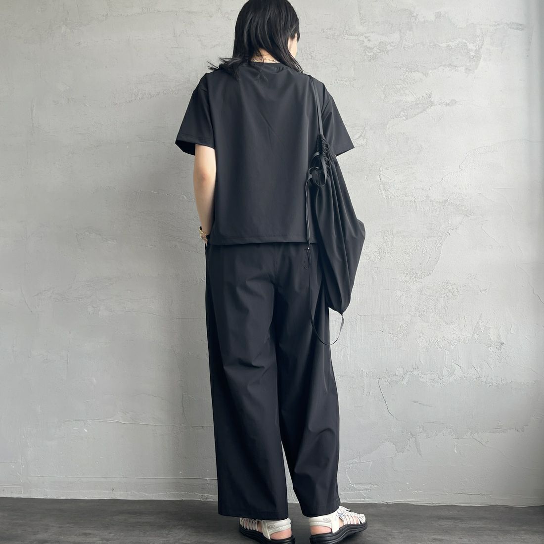 THOUSAND MILE [サウザンド マイル] 別注 サマーバケーション ラップパンツセットアップ [TM251NP50952-JF] BLACK &&モデル身長：160cm 着用サイズ：F&&