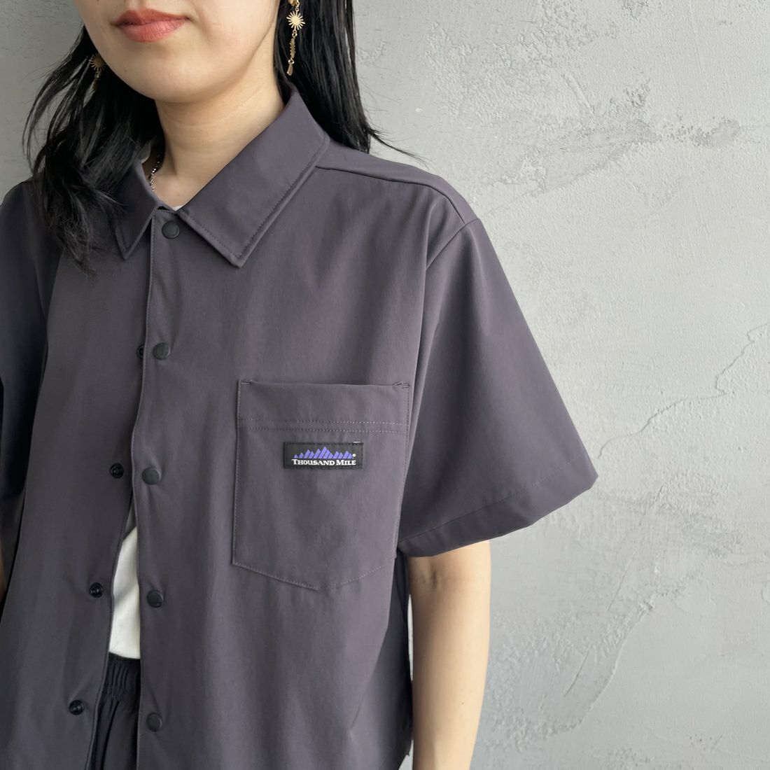 THOUSAND MILE [サウザンド マイル] 別注 サマーバケーション ワイドパンツセットアップ [TM251NP50942-JF] CHARCOAL &&モデル身長：160cm 着用サイズ：F&&