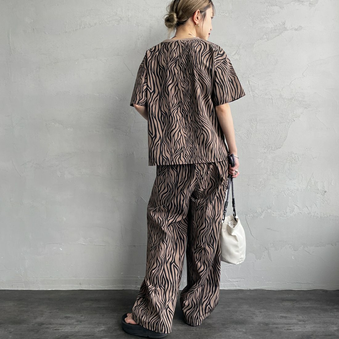 THOUSAND MILE [サウザンド マイル] 別注 ゼブラ柄 サマーバケーション ラップパンツセットアップ [TM251QP50952-JF] ZEBRA &&モデル身長：150cm 着用サイズ：F&&