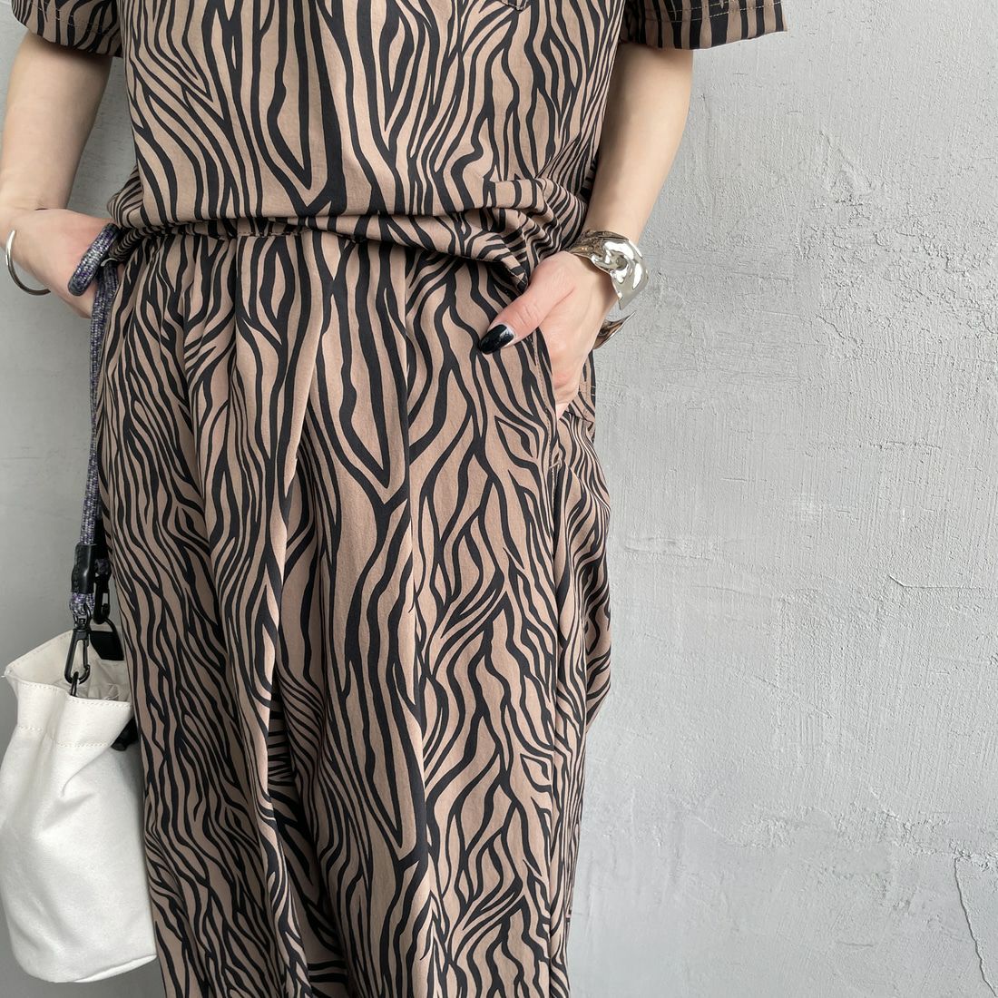 THOUSAND MILE [サウザンド マイル] 別注 ゼブラ柄 サマーバケーション ラップパンツセットアップ [TM251QP50952-JF] ZEBRA &&モデル身長：150cm 着用サイズ：F&&