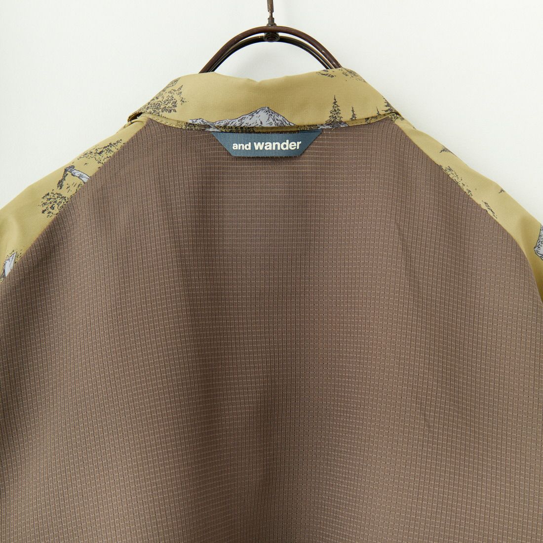 and wander [アンドワンダー] ハイキングクラブ テックシャツ [5745153051] BEIGE