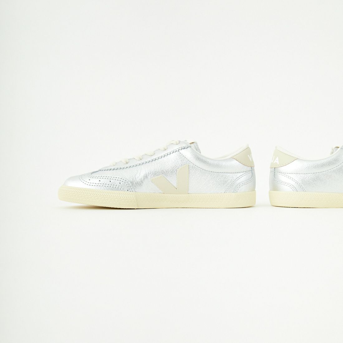 VEJA [ヴェジャ] レザースニーカー [VOLLEY] SILVER