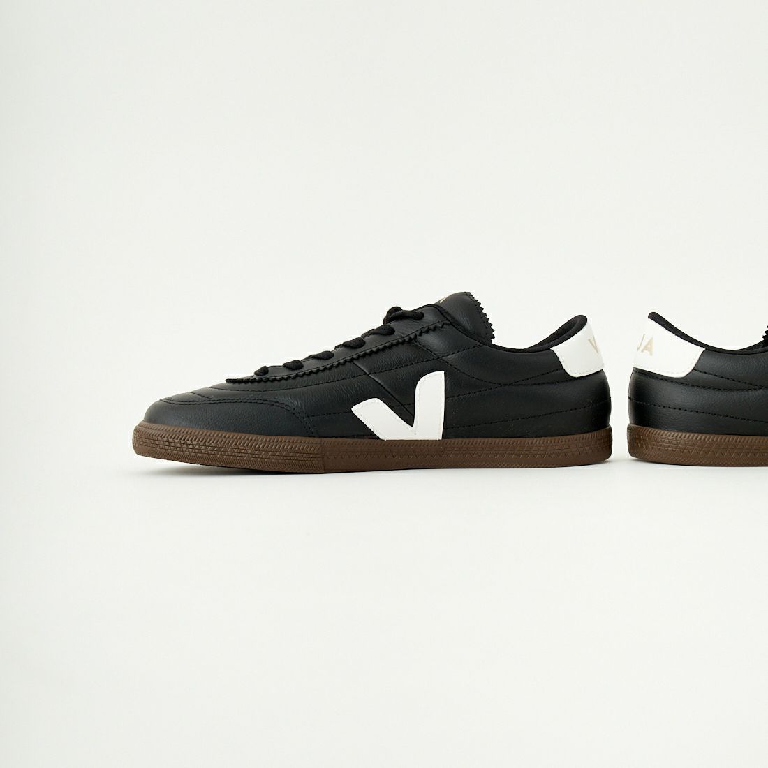 VEJA [ヴェジャ] レザースニーカー [PANENKA] BLACK/WHT