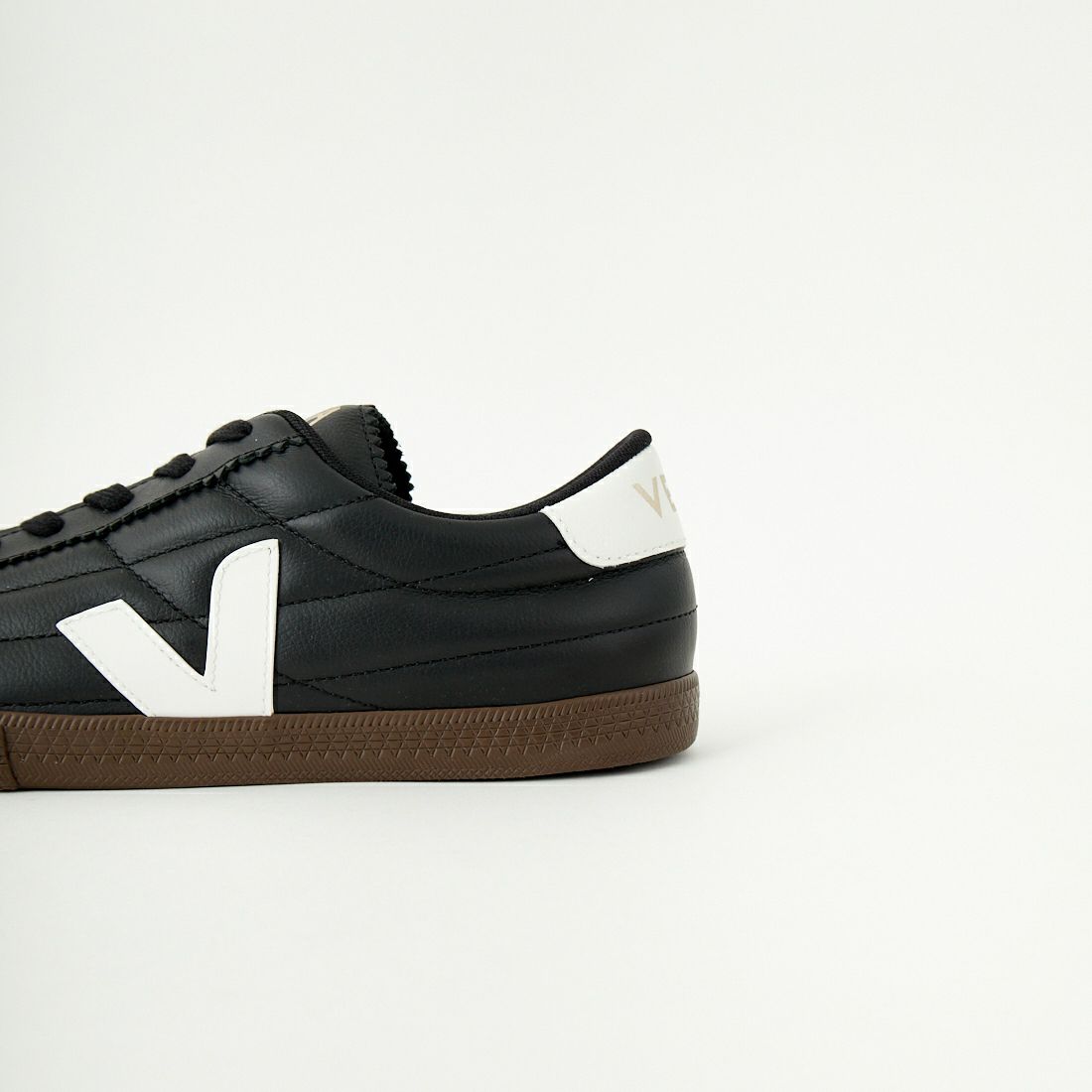 VEJA [ヴェジャ] レザースニーカー [PANENKA] BLACK/WHT