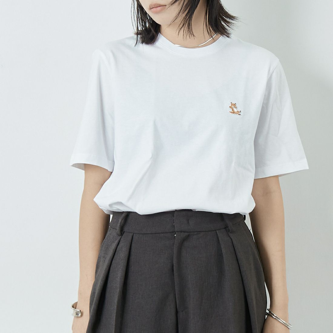 P100 WHITE&&モデル身長：167cm 着用サイズ：XS&&