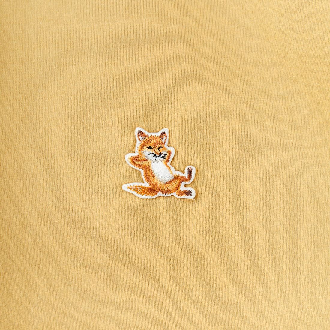 MAISON KITSUNE [メゾン キツネ] チラックスフォックスパッチ レギュラーTシャツ [LM00110KJ0008] 0116 GOLDI