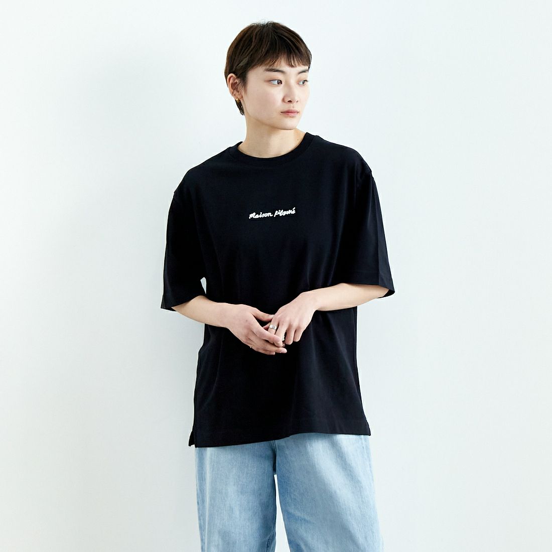 MAISON KITSUNE [メゾン キツネ] エンブロイダリー オーバーサイズTシャツ [OM00122KJ0119] P199 BLACK &&モデル身長：160cm 着用サイズ：XS&&