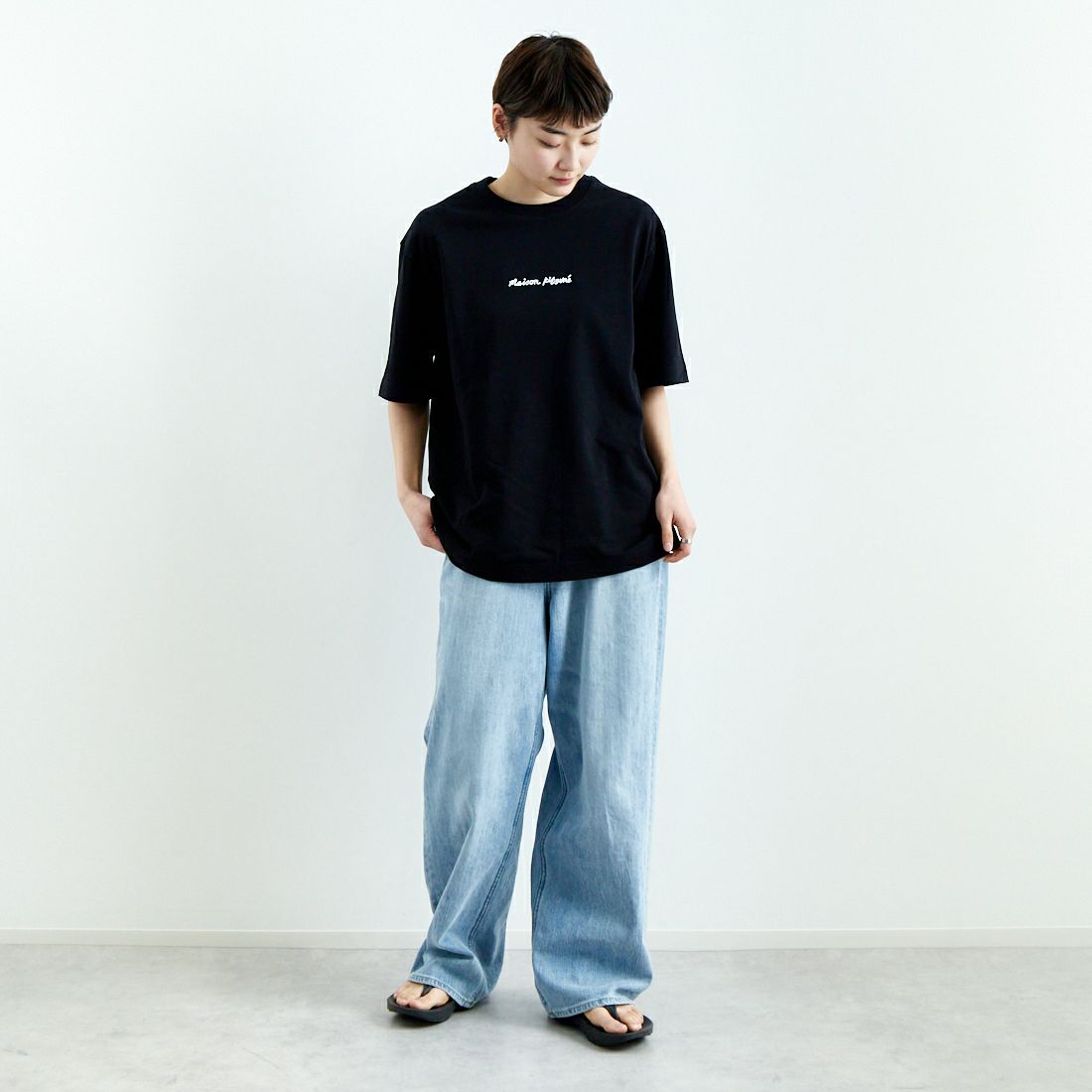 MAISON KITSUNE [メゾン キツネ] エンブロイダリー オーバーサイズTシャツ [OM00122KJ0119] P199 BLACK &&モデル身長：160cm 着用サイズ：XS&&