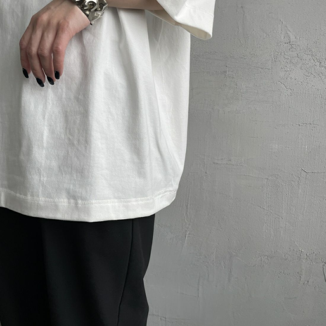 Health knit [ヘルスニット] 別注 ビッグシルエット ヘンリーネックTシャツ [HR25S-M121-JF] WHITE &&モデル身長：150cm 着用サイズ：S&&