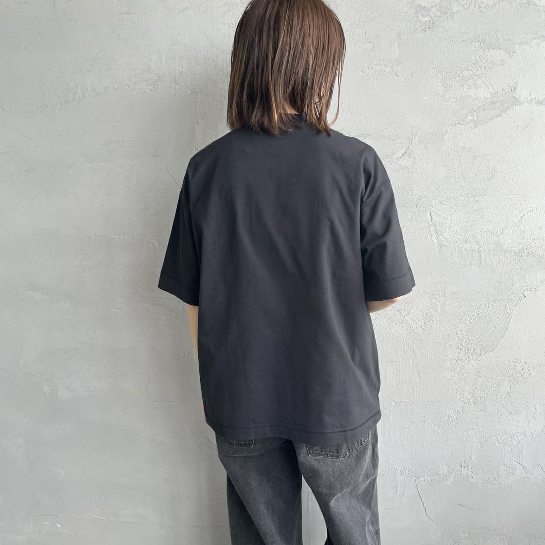 Health knit [ヘルスニット] 別注 ビッグシルエット ヘンリーネックTシャツ [HR25S-M121-JF] BLACK &&モデル身長：158cm 着用サイズ：S&&