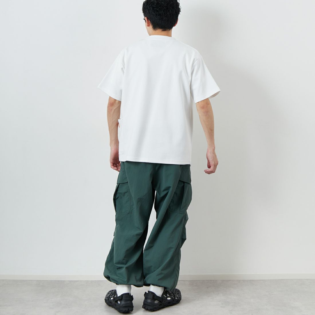 UNIVERSAL OVERALL [ユニバーサルオーバーオール] 別注 ポンチカバーオールTシャツ [U2511279IN-JF] WHITE &&モデル身長：167cm 着用サイズ：M&&