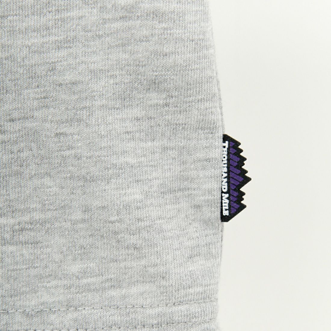 THOUSAND MILE [サウザンド マイル] ワンポイント刺繍ロゴ ショートスリーブTシャツ [TM251TC00280] MD GRAY