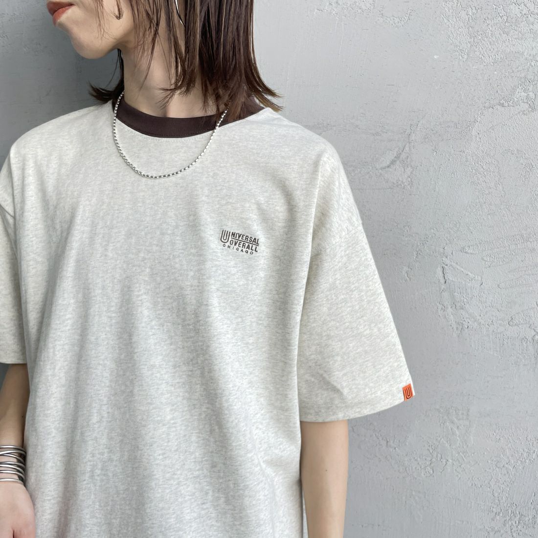 UNIVERSAL OVERALL [ユニバーサルオーバーオール] 別注 ドローコード付き ワイドシルエットTシャツ [U2513282IN-JF] OAT/BRN &&モデル身長：158cm 着用サイズ：S&&