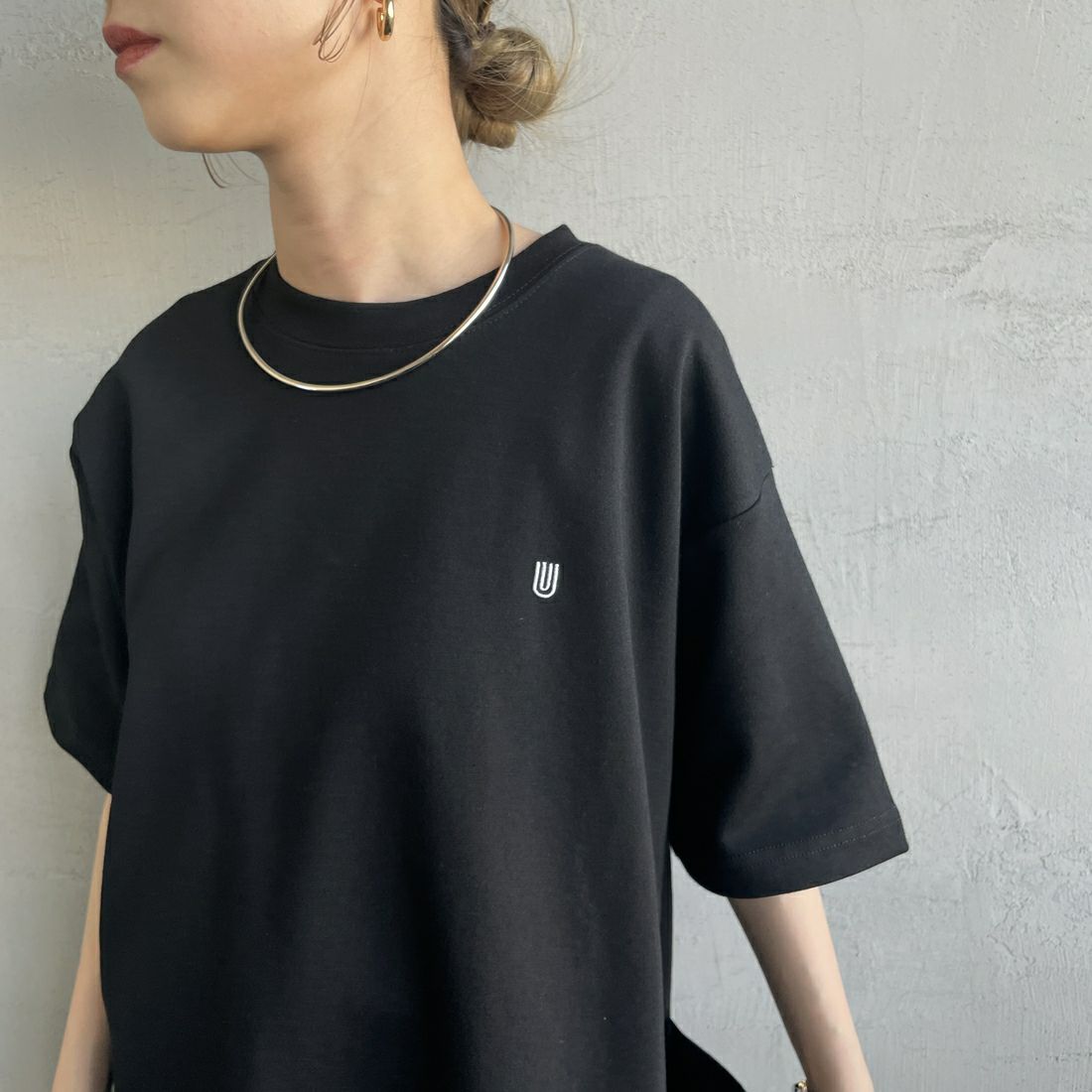 UNIVERSAL OVERALL [ユニバーサルオーバーオール] 別注 ポンチカバーオールTシャツ [U2511279IN-JF] BLACK &&モデル身長：150cm 着用サイズ：S&&