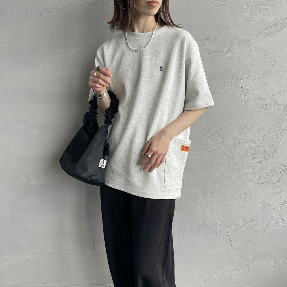 UNIVERSAL OVERALL [ユニバーサルオーバーオール] 別注 ポンチカバーオールTシャツ [U2511279IN-JF] GRAY &&モデル身長：158cm 着用サイズ：S&&