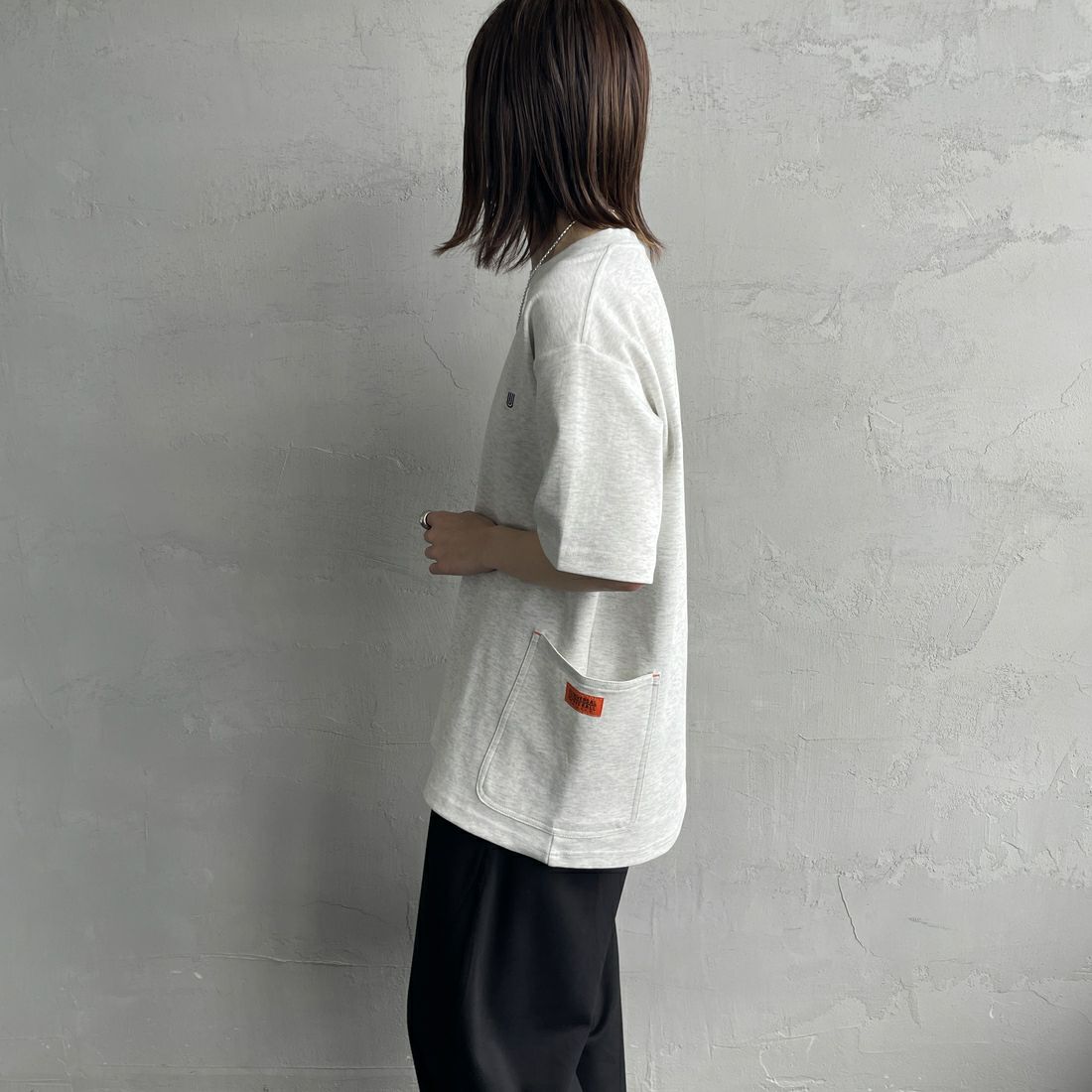 UNIVERSAL OVERALL [ユニバーサルオーバーオール] 別注 ポンチカバーオールTシャツ [U2511279IN-JF] GRAY &&モデル身長：158cm 着用サイズ：S&&