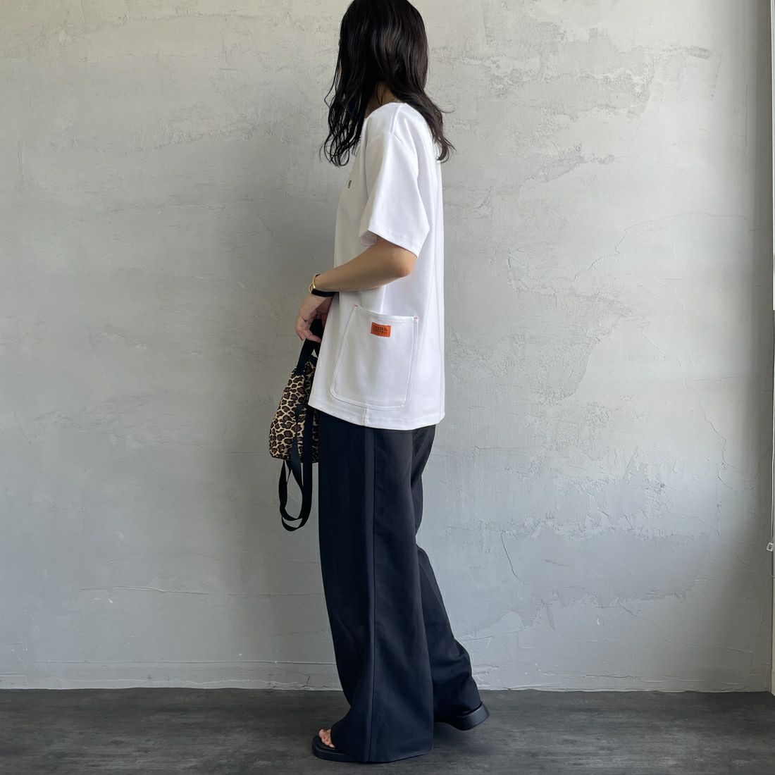 UNIVERSAL OVERALL [ユニバーサルオーバーオール] 別注 ポンチカバーオールTシャツ [U2511279IN-JF] WHITE &&モデル身長：160cm 着用サイズ：S&&