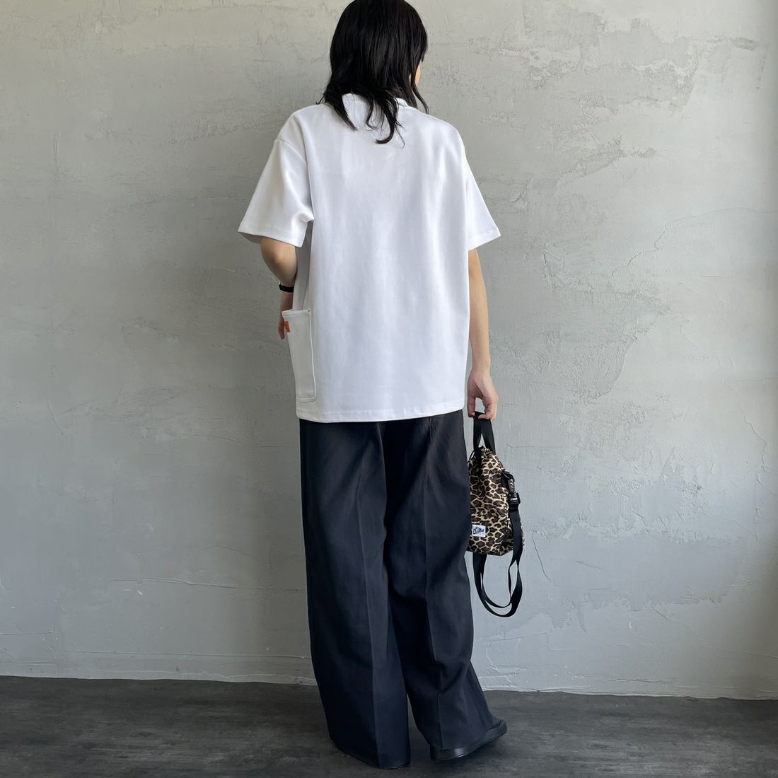 UNIVERSAL OVERALL [ユニバーサルオーバーオール] 別注 ポンチカバーオールTシャツ [U2511279IN-JF] WHITE &&モデル身長：160cm 着用サイズ：S&&