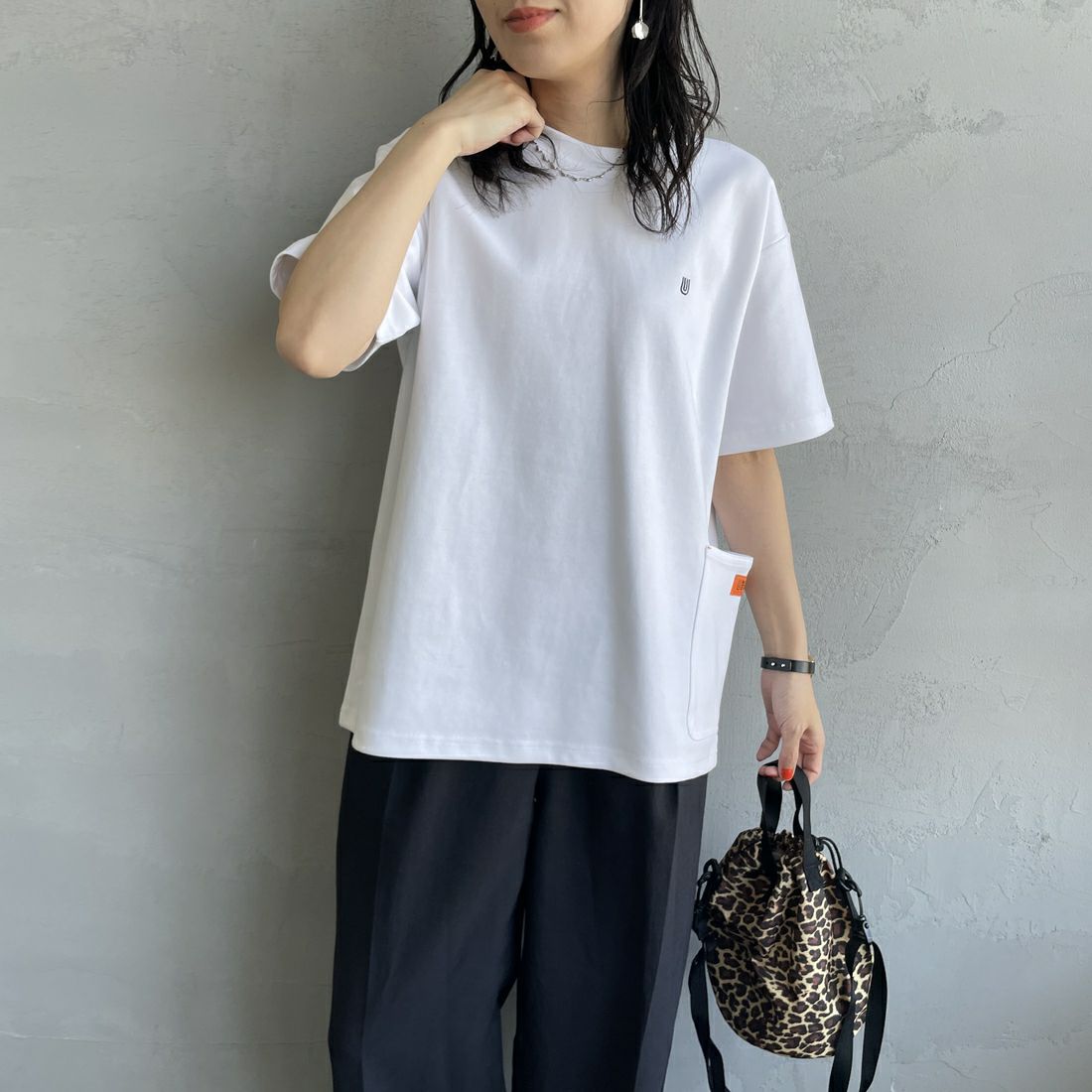 UNIVERSAL OVERALL [ユニバーサルオーバーオール] 別注 ポンチカバーオールTシャツ [U2511279IN-JF] WHITE &&モデル身長：160cm 着用サイズ：S&&