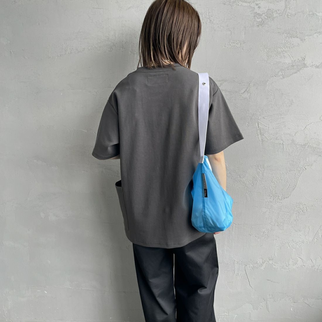 UNIVERSAL OVERALL [ユニバーサルオーバーオール] 別注 ポンチカバーオールTシャツ [U2511279IN-JF] CHARCOAL &&モデル身長：158cm 着用サイズ：S&&