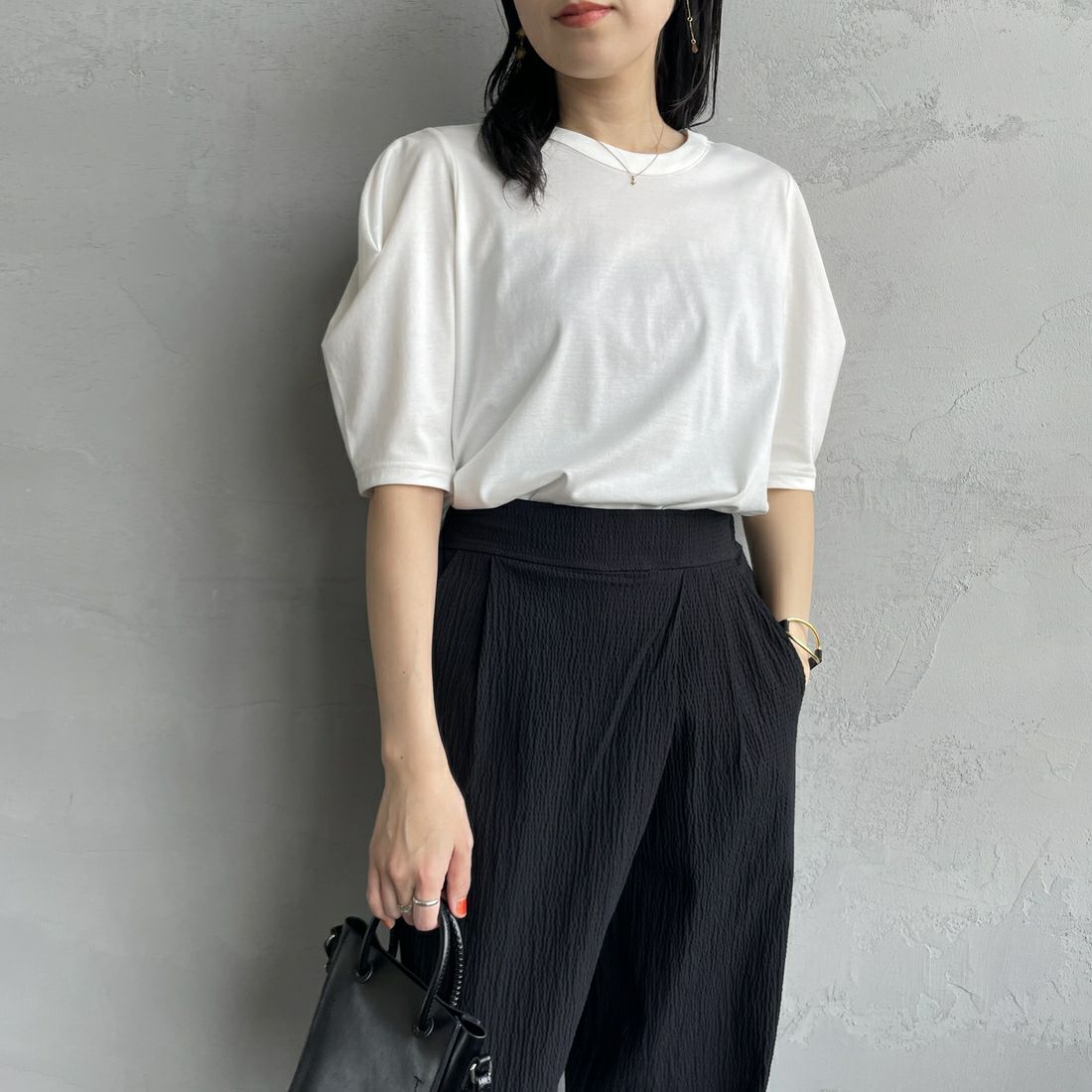 11 O.WHITE&&モデル身長：160cm 着用サイズ：F&&