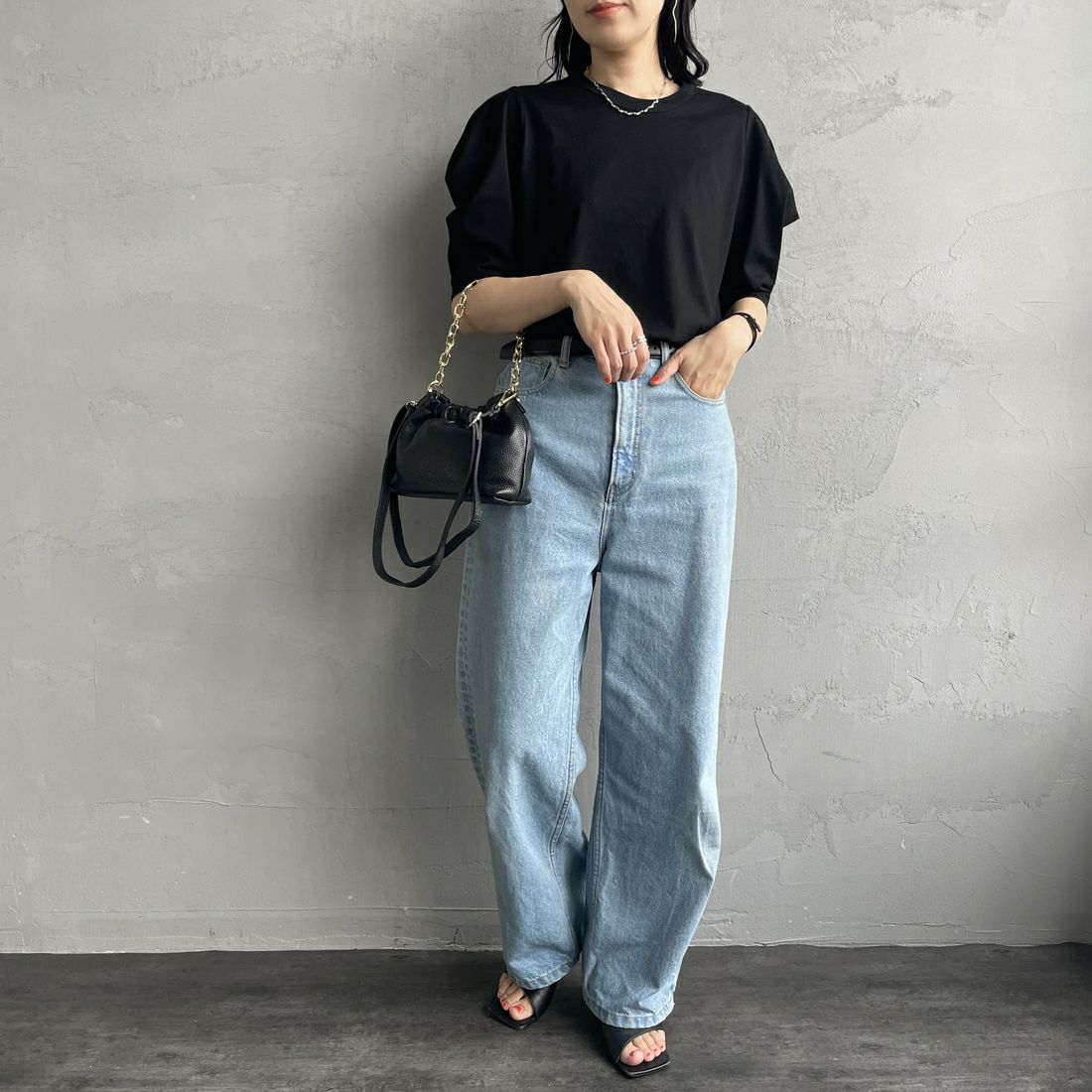 mizuiro ind [ミズイロインド] ドレープスリーブTシャツ [1-210066] 99 BLACK &&モデル身長：160cm 着用サイズ：F&&