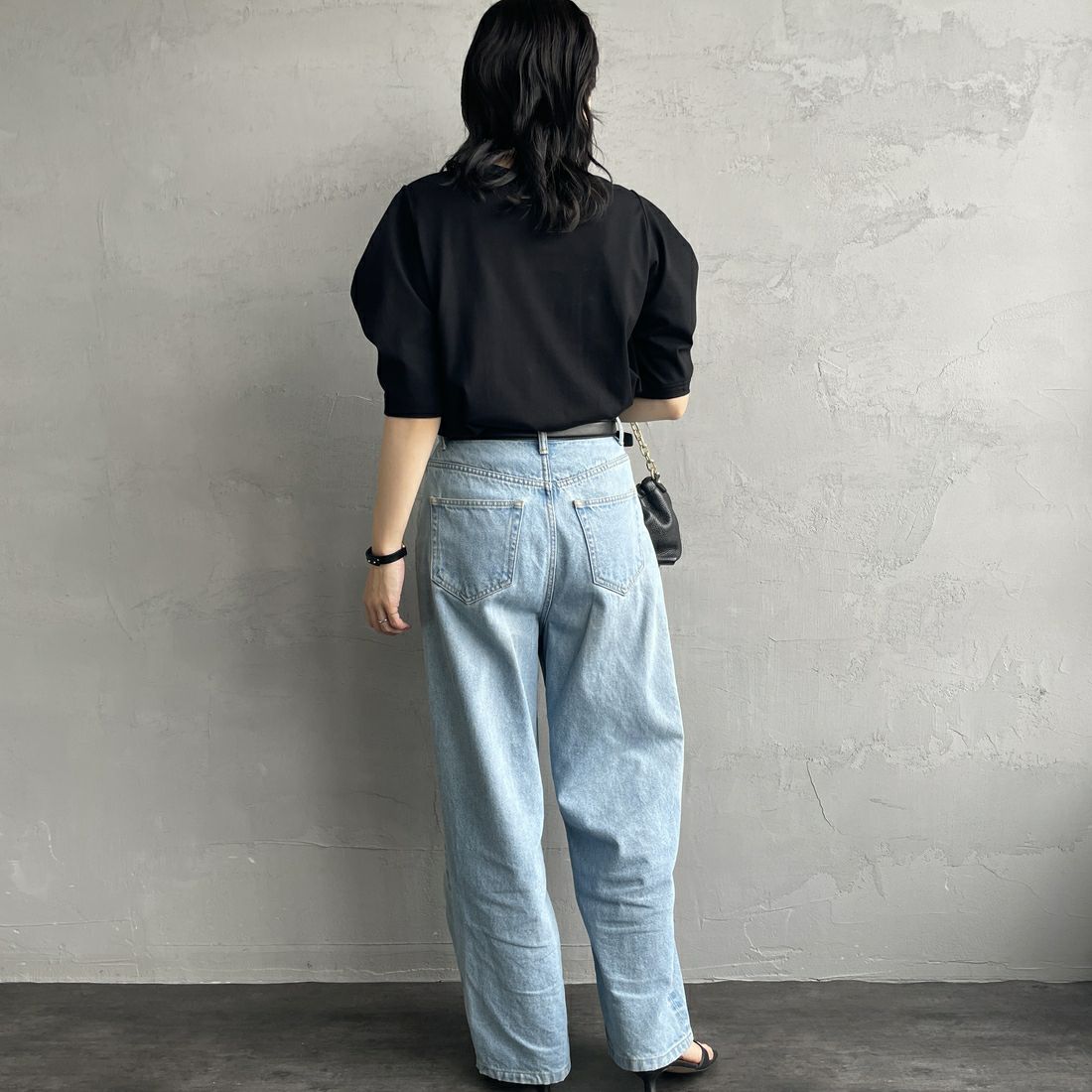 mizuiro ind [ミズイロインド] ドレープスリーブTシャツ [1-210066] 99 BLACK &&モデル身長：160cm 着用サイズ：F&&