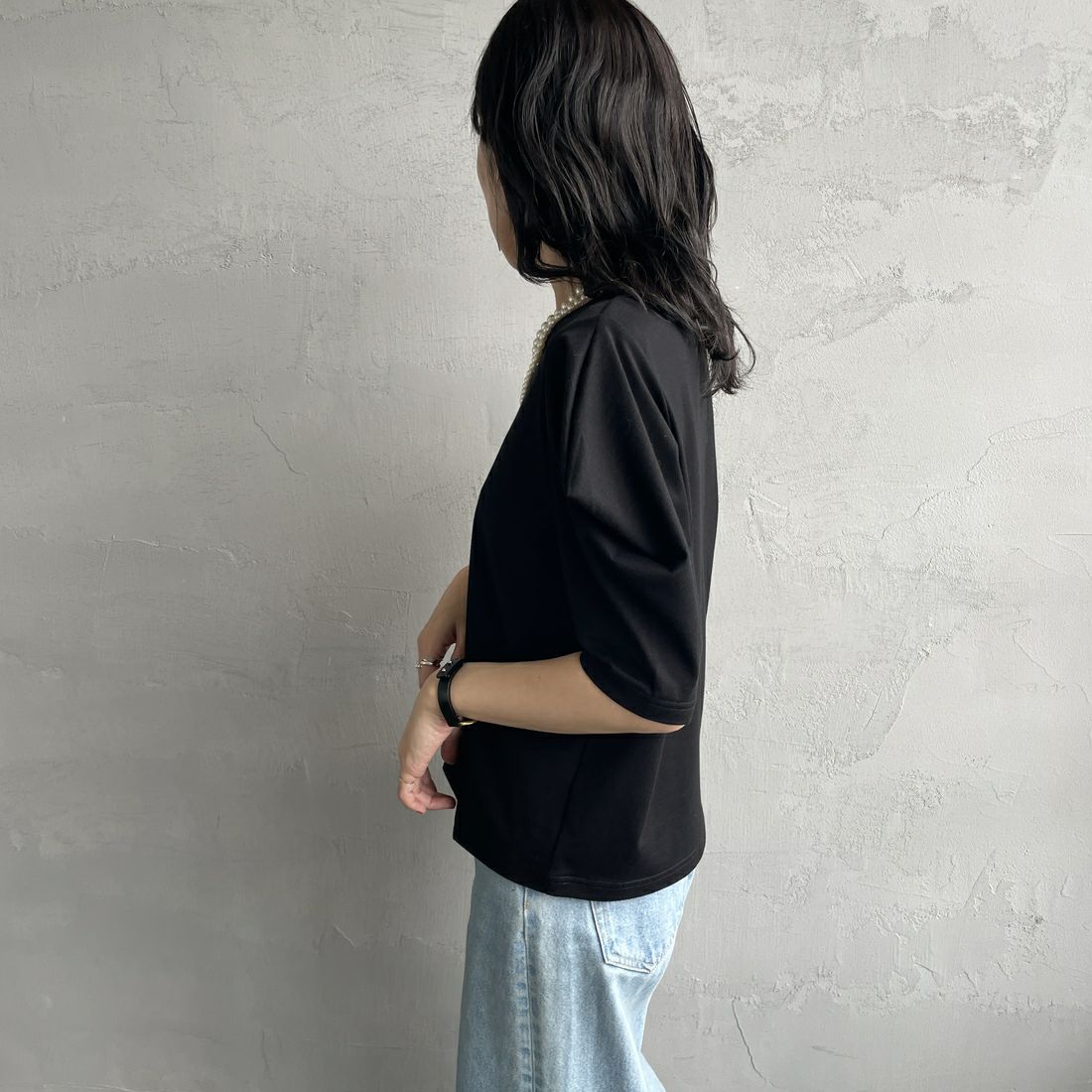 mizuiro ind [ミズイロインド] ドレープスリーブTシャツ [1-210066] 99 BLACK &&モデル身長：160cm 着用サイズ：F&&