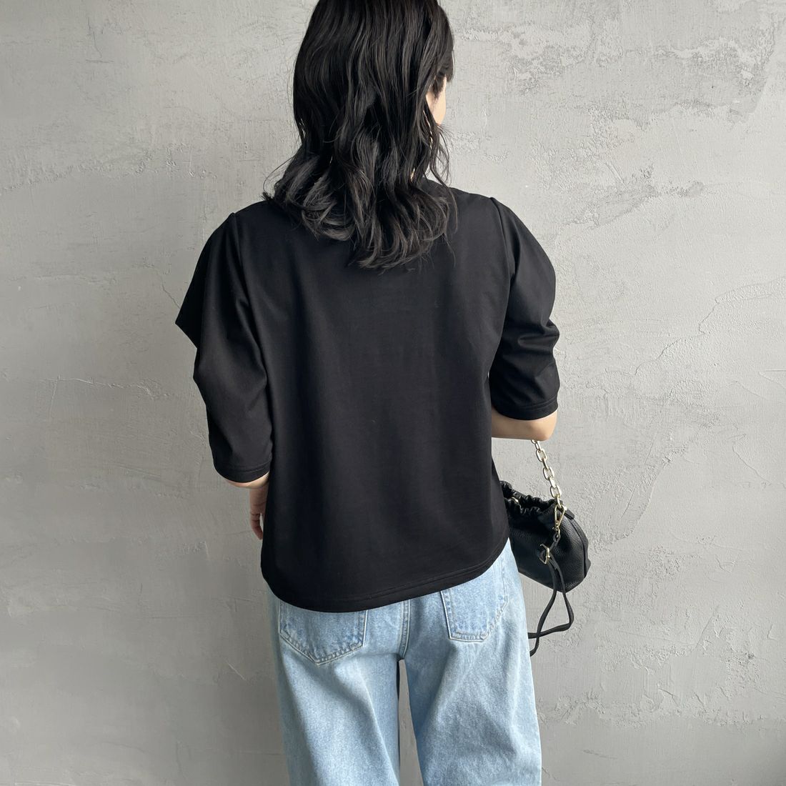 mizuiro ind [ミズイロインド] ドレープスリーブTシャツ [1-210066] 99 BLACK &&モデル身長：160cm 着用サイズ：F&&