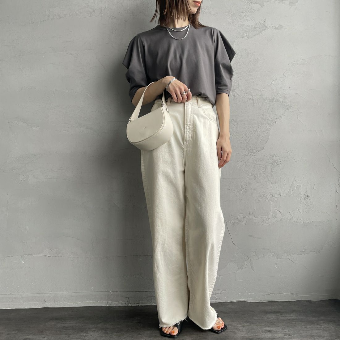 mizuiro ind [ミズイロインド] ドレープスリーブTシャツ [1-210066] 92 D.GRAY &&モデル身長：158cm 着用サイズ：F&&