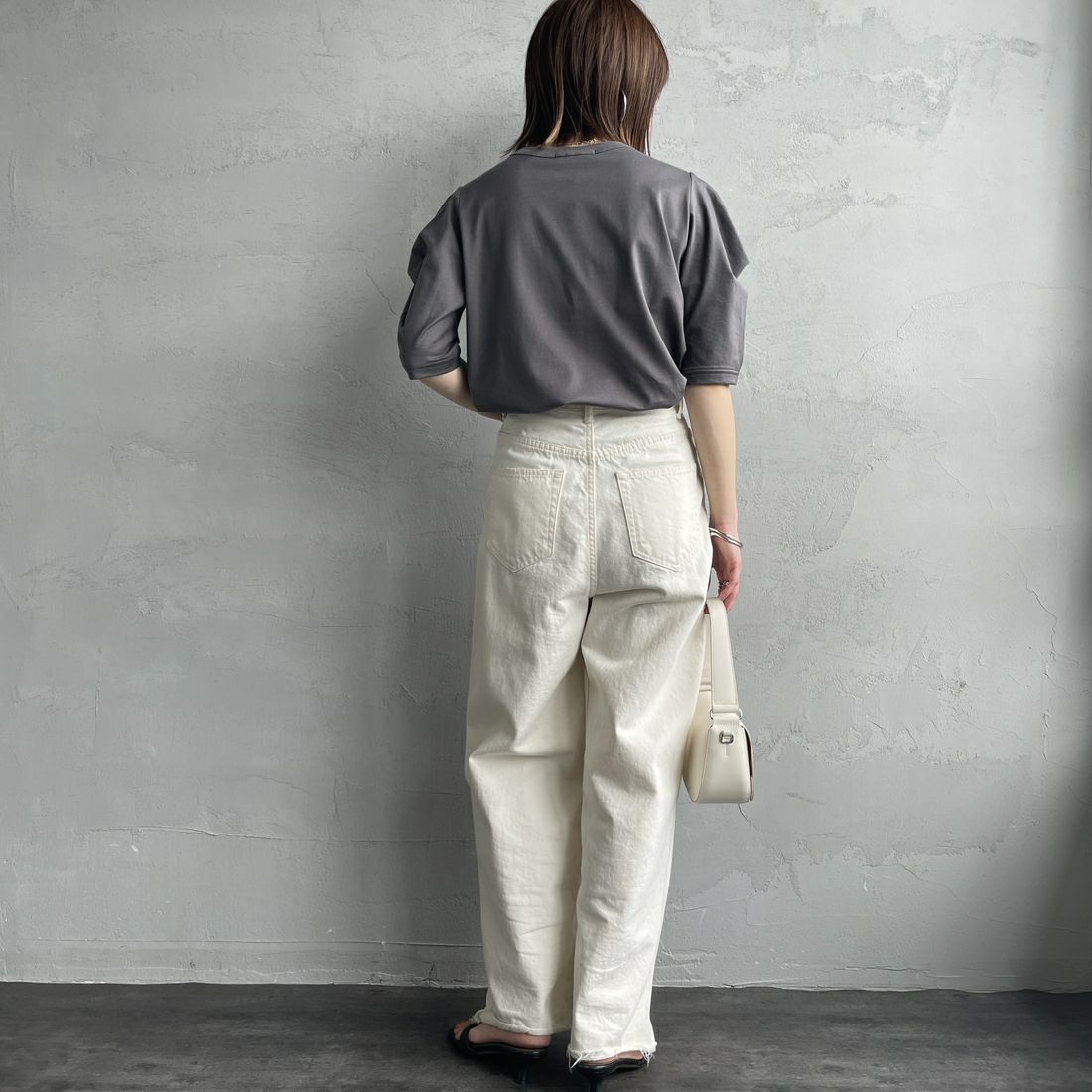 mizuiro ind [ミズイロインド] ドレープスリーブTシャツ [1-210066] 92 D.GRAY &&モデル身長：158cm 着用サイズ：F&&