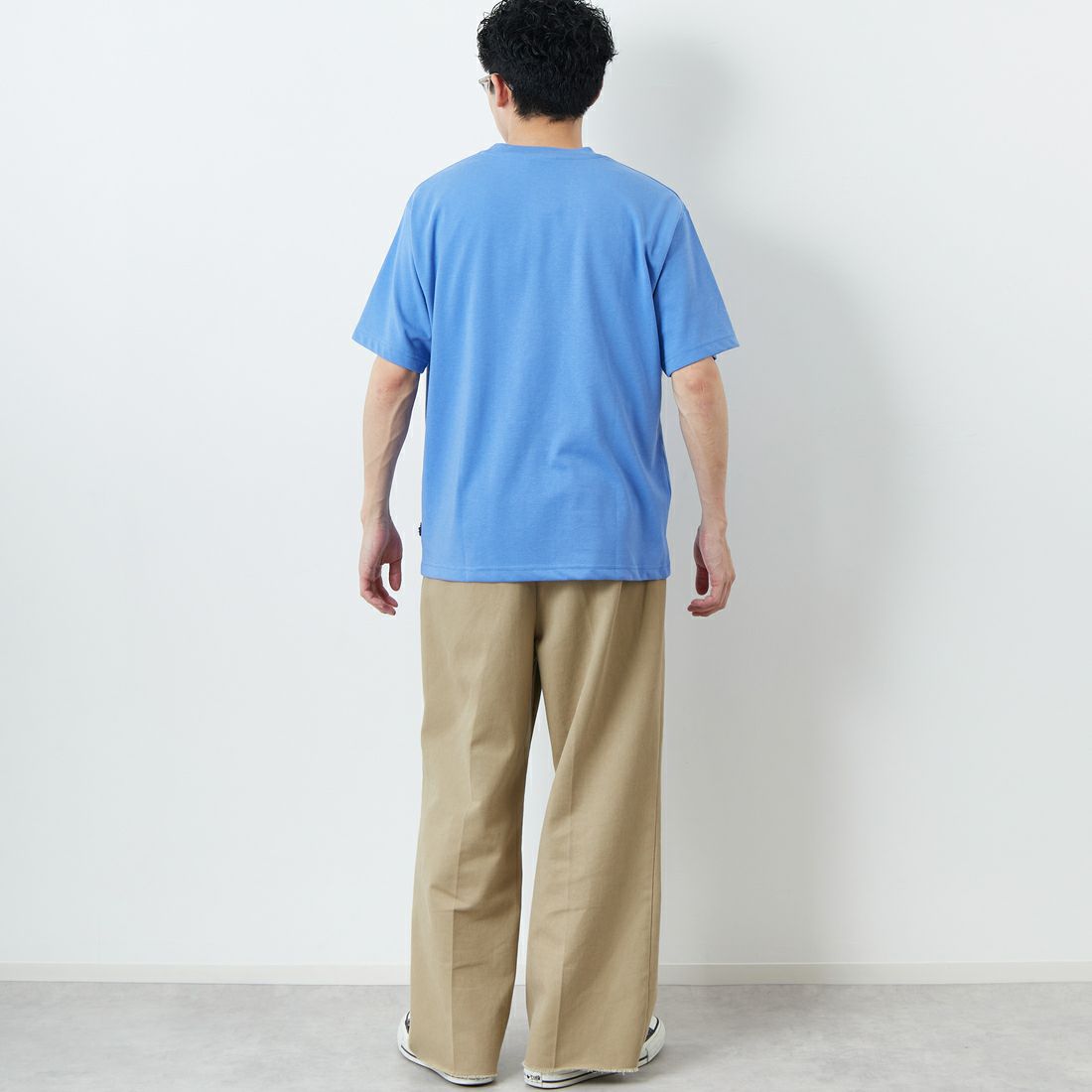 THOUSAND MILE [サウザンド マイル] ワンポイント刺繍ロゴ ショートスリーブTシャツ [TM251TC00280] SAX &&モデル身長：168cm 着用サイズ：M&&