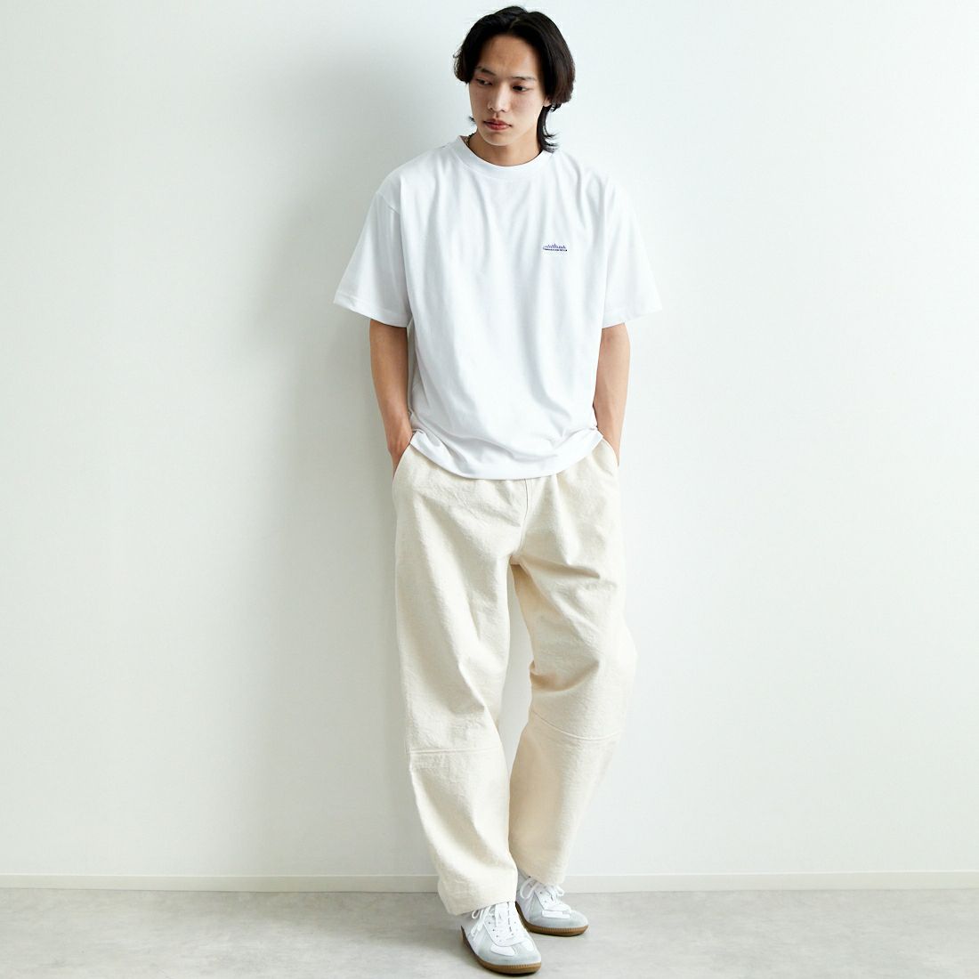 THOUSAND MILE [サウザンド マイル] サークルロゴ バックプリント ショートスリーブTシャツ [TM251TC00620] WHITE &&モデル身長：179cm 着用サイズ：L&&