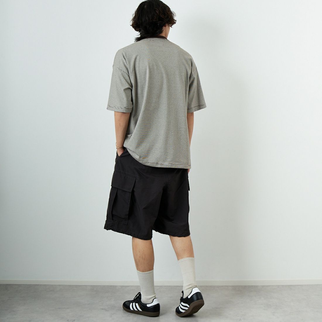 UNIVERSAL OVERALL [ユニバーサルオーバーオール] 別注 ドローコード付き ワイドシルエットTシャツ [U2513282IN-JF] BROWN BD &&モデル身長：179cm 着用サイズ：L&&