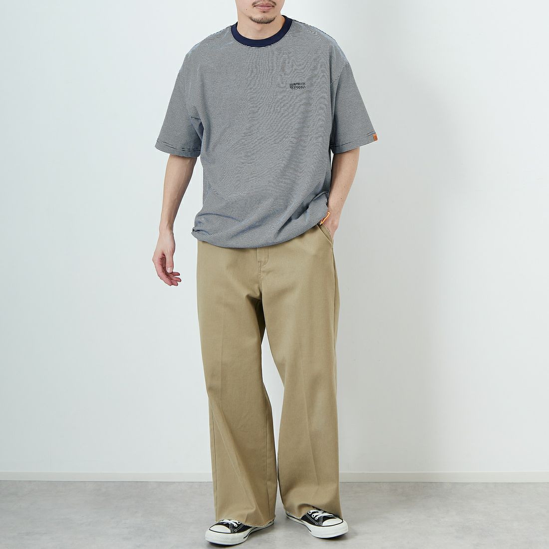 UNIVERSAL OVERALL [ユニバーサルオーバーオール] 別注 ドローコード付き ワイドシルエットTシャツ [U2513282IN-JF] NAVY BD &&モデル身長：167cm 着用サイズ：M&&