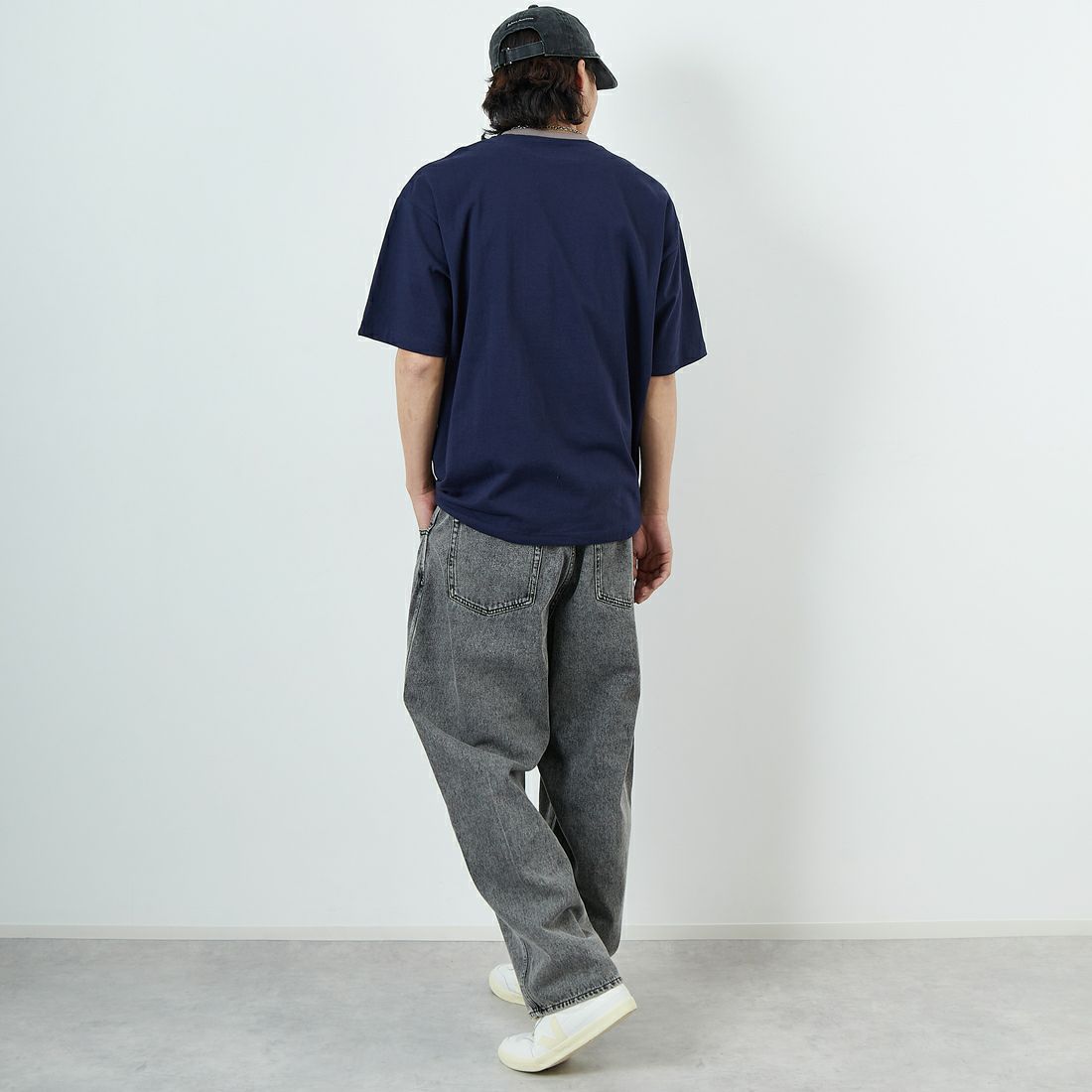 UNIVERSAL OVERALL [ユニバーサルオーバーオール] 別注 ドローコード付き ワイドシルエットTシャツ [U2513282IN-JF] NVY/BEG &&モデル身長：179cm 着用サイズ：L&&