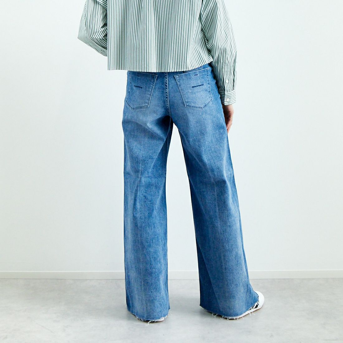 YANUK [ヤヌーク] ワイドフレアデニムパンツ [57134307] CVL &&モデル身長：160cm 着用サイズ：25&&