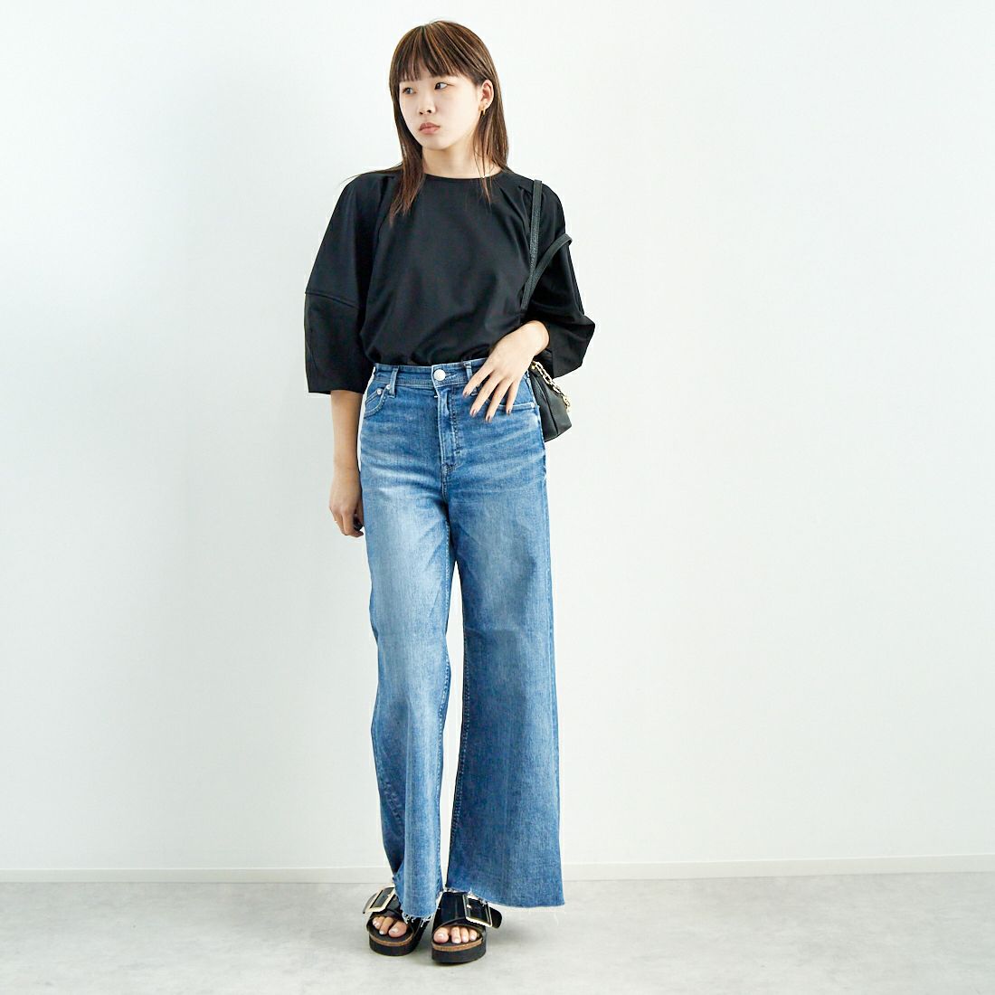 YANUK [ヤヌーク] ワイドフレアデニムパンツ [57134307] CVL &&モデル身長：167cm 着用サイズ：24&&