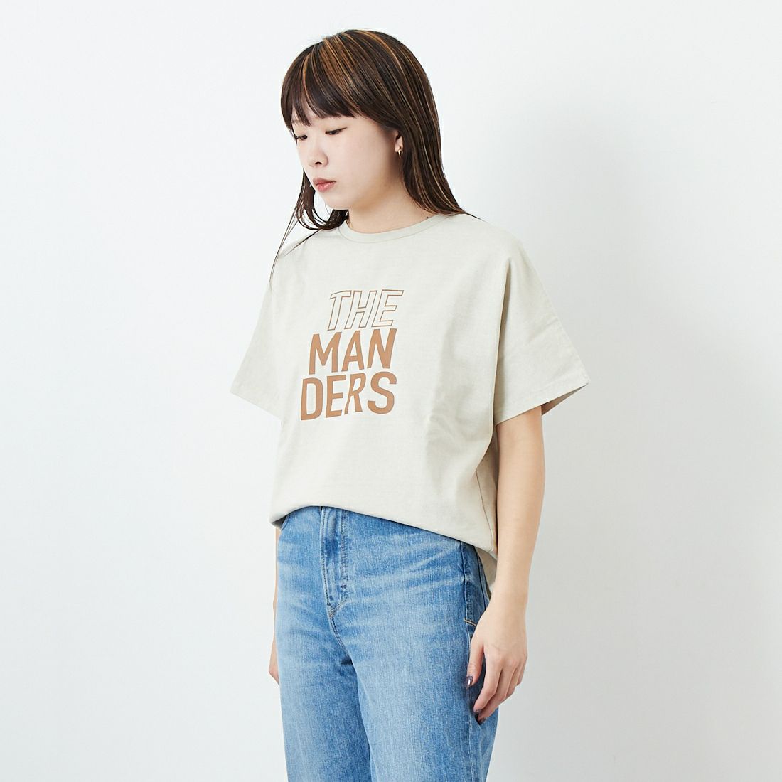 MICA&DEAL [マイカアンドディール] THE MANDERS ロゴプリントTシャツ [0125109053] BEIGE &&モデル身長：167cm 着用サイズ：F&&