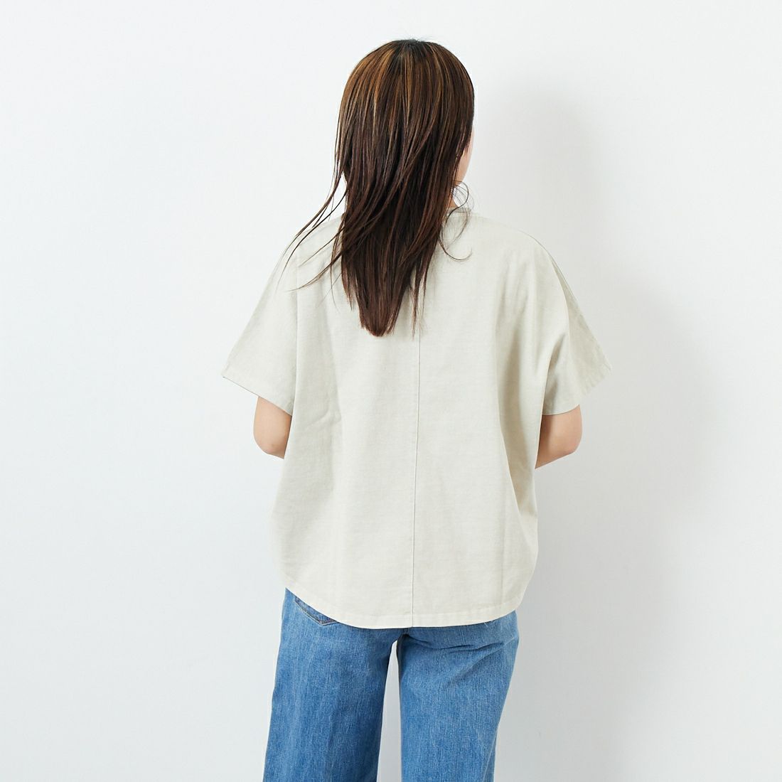 MICA&DEAL [マイカアンドディール] THE MANDERS ロゴプリントTシャツ [0125109053] BEIGE &&モデル身長：167cm 着用サイズ：F&&