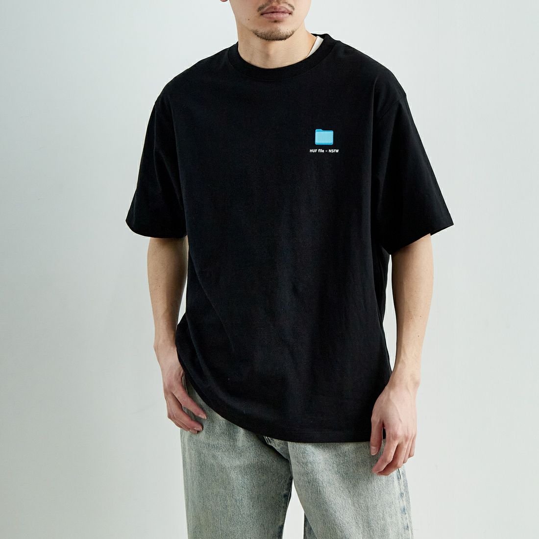 HUF [ハフ] デスクトップ ショートスリーブTシャツ [TS02400] BLACK &&モデル身長：168cm 着用サイズ：M&&