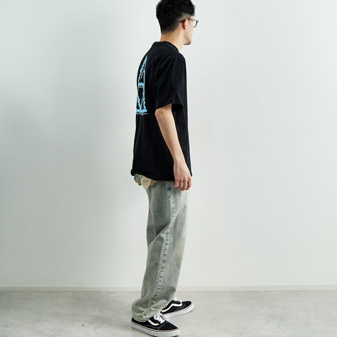 HUF [ハフ] デスクトップ ショートスリーブTシャツ [TS02400] BLACK &&モデル身長：168cm 着用サイズ：M&&