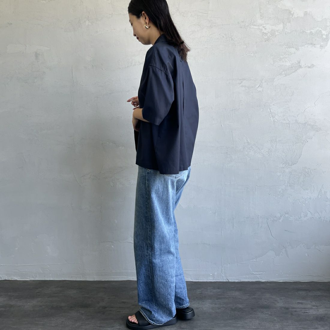 FRED PERRY [フレッドペリー] ワンポイントロゴ刺繍 プラケットシャツブラウス [G9176] 608 NAVY &&モデル身長：163cm 着用サイズ：10&&