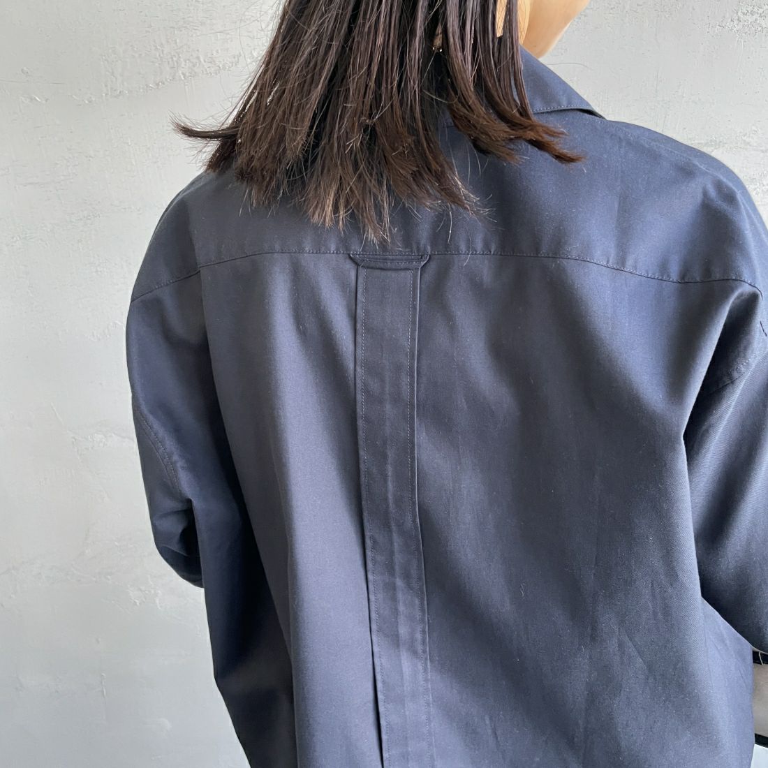 FRED PERRY [フレッドペリー] ワンポイントロゴ刺繍 プラケットシャツブラウス [G9176] 608 NAVY &&モデル身長：163cm 着用サイズ：10&&