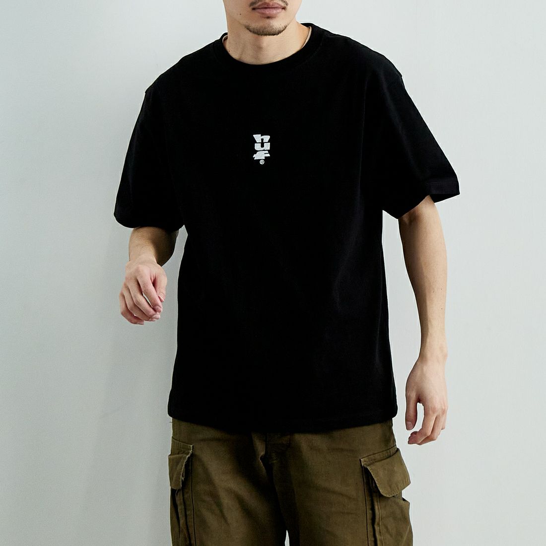HUF [ハフ] SET MEGABLAST ショートスリーブTシャツ [TS02481] BLACK &&モデル身長：168cm 着用サイズ：M&&
