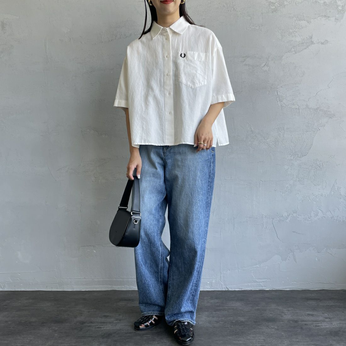 FRED PERRY [フレッドペリー] シアサッカー ショートスリーブシャツブラウス [G9179] 129 SNOW W &&モデル身長：163cm 着用サイズ：10&&