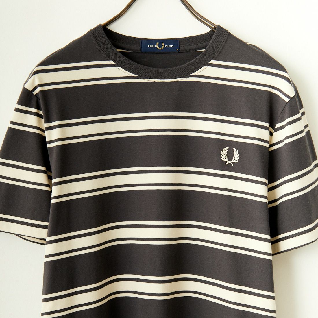FRED PERRY [フレッドペリー] ファインストライプ ワンポイントロゴ刺繍Tシャツ [M9851] 297 ANCHER