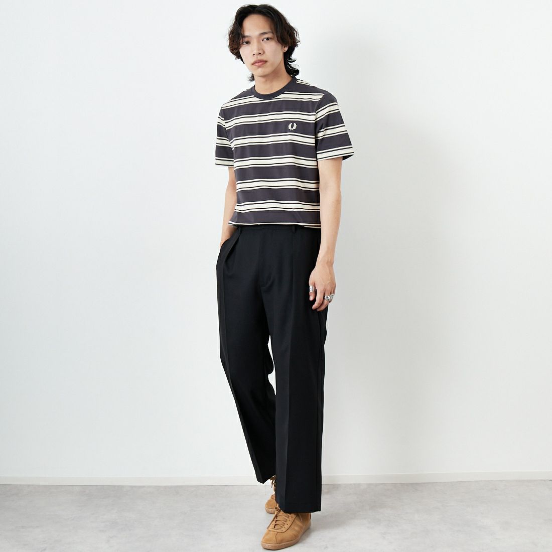 FRED PERRY [フレッドペリー] ファインストライプ ワンポイントロゴ刺繍Tシャツ [M9851] 297 ANCHER &&モデル身長：179cm 着用サイズ：M&&