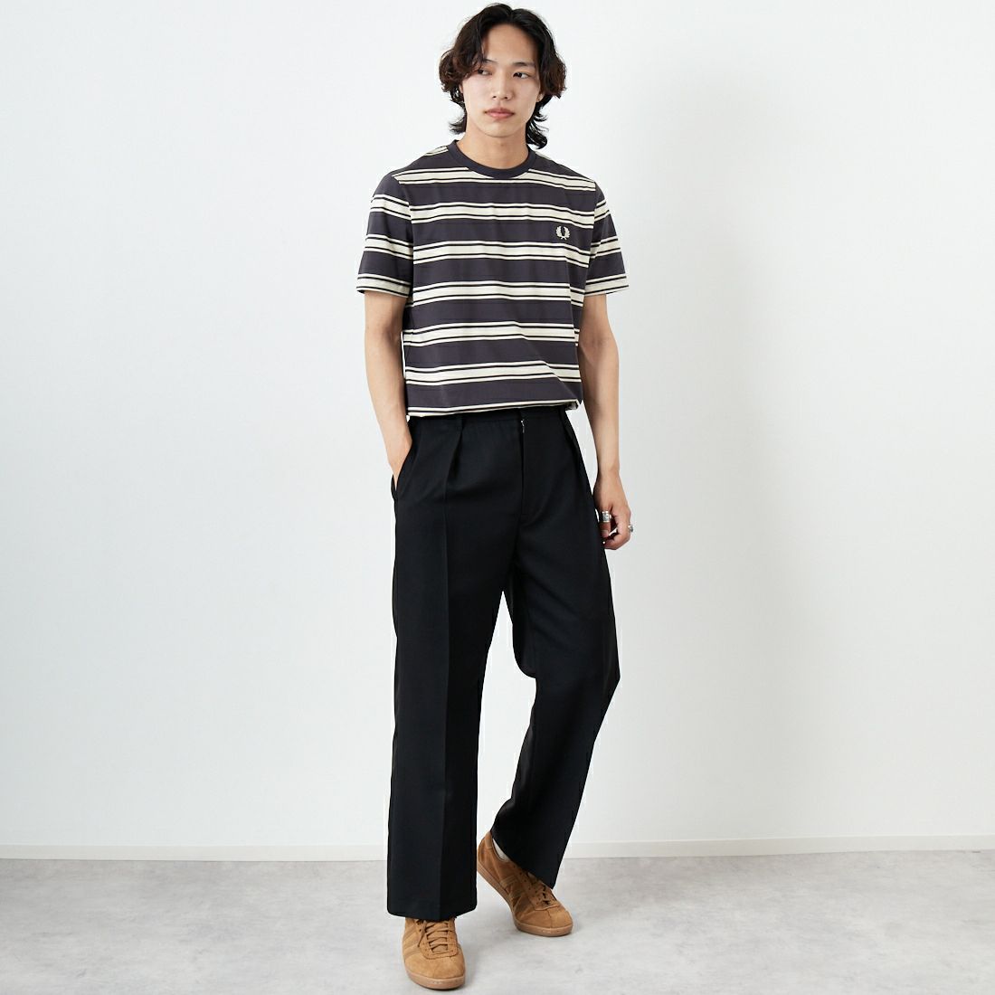 FRED PERRY [フレッドペリー] ファインストライプ ワンポイントロゴ刺繍Tシャツ [M9851] 297 ANCHER &&モデル身長：179cm 着用サイズ：M&&