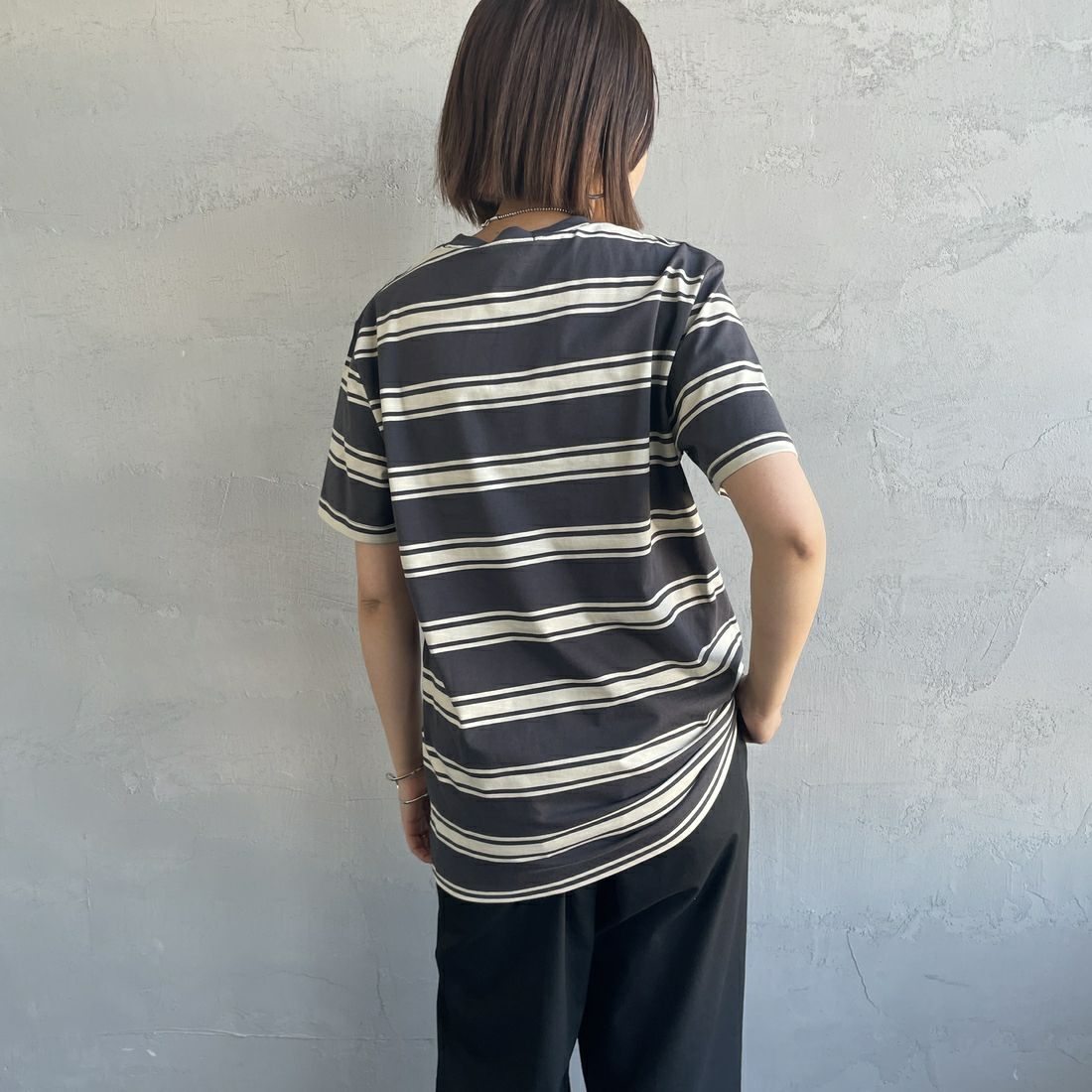 FRED PERRY [フレッドペリー] ファインストライプ ワンポイントロゴ刺繍Tシャツ [M9851] 297 ANCHER &&モデル身長：159cm 着用サイズ：S&&